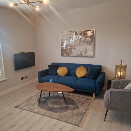Collier'S Wood En-Suite Apartments ลอนดอน ภายนอก รูปภาพ
