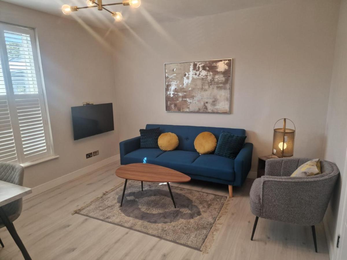 Collier'S Wood En-Suite Apartments ลอนดอน ภายนอก รูปภาพ